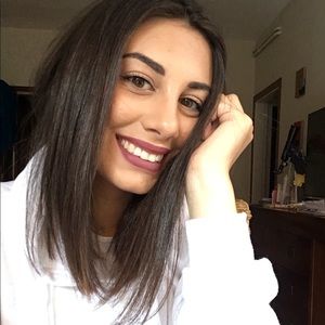 Meet your Posher, Carolina